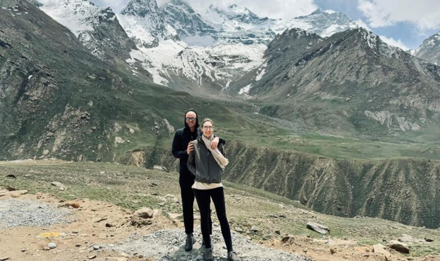 Kashmir Honeymoon Packages 2026 – Prices, Best Hotels and Tips